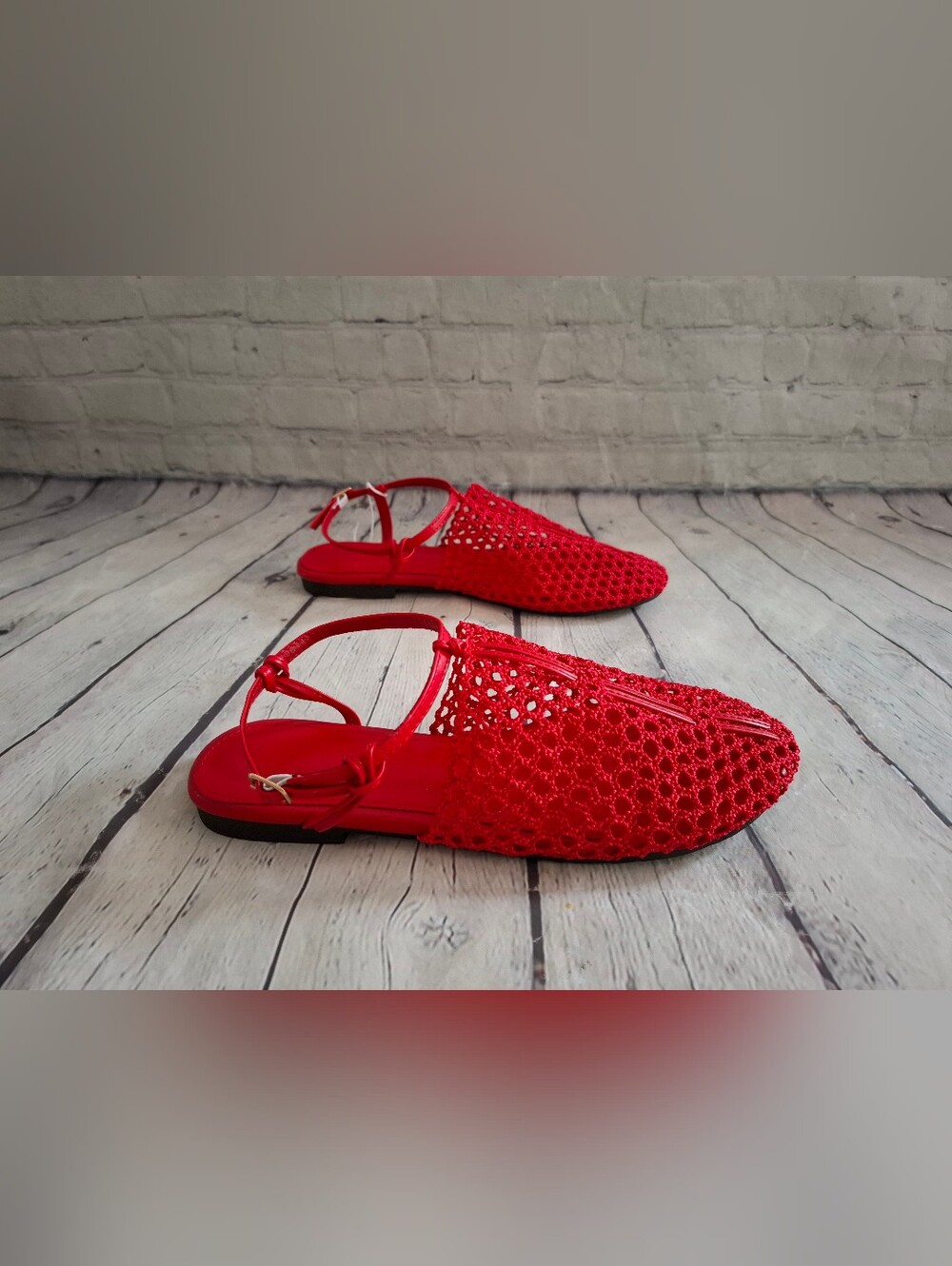 NIB Noctivelle Red Mesh Sandals - Size 9